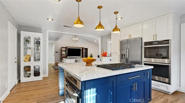 23420 Via Castanet, Valencia, CA 91355