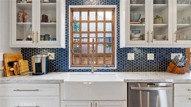 23420 Via Castanet, Valencia, CA 91355