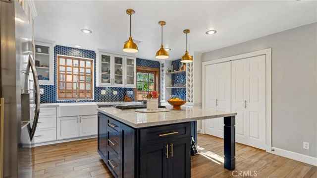 23420 Via Castanet, Valencia, CA 91355