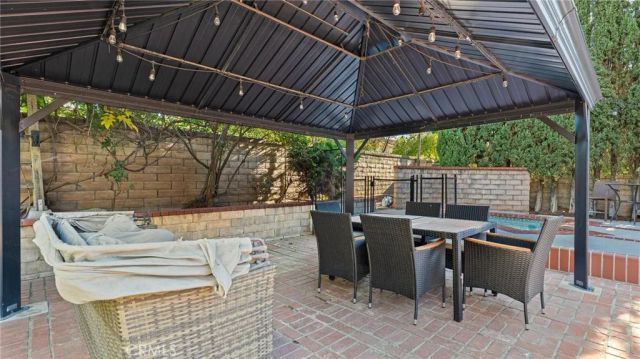 23420 Via Castanet, Valencia, CA 91355