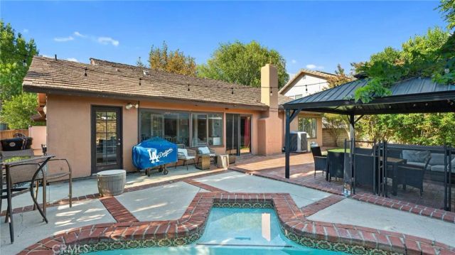 23420 Via Castanet, Valencia, CA 91355
