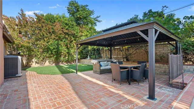 23420 Via Castanet, Valencia, CA 91355