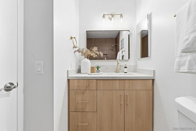 650 Olinda St, Escondido, CA 92027