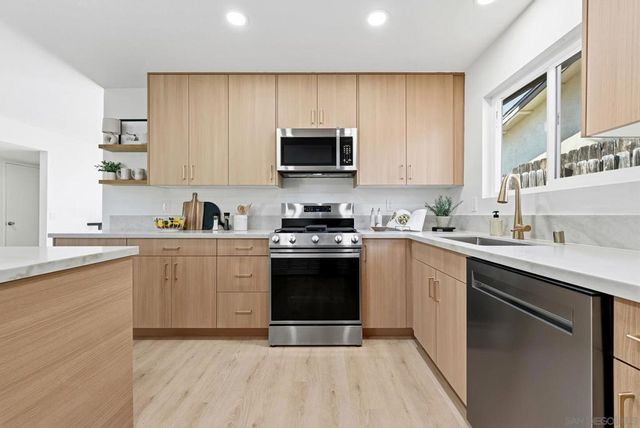 650 Olinda St, Escondido, CA 92027