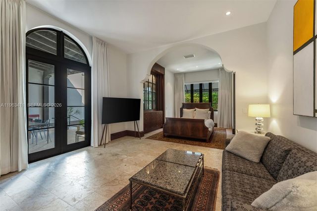 465 HAMPTON LN, Key Biscayne, FL 33149