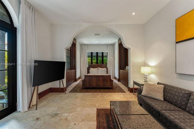 465 HAMPTON LN, Key Biscayne, FL 33149