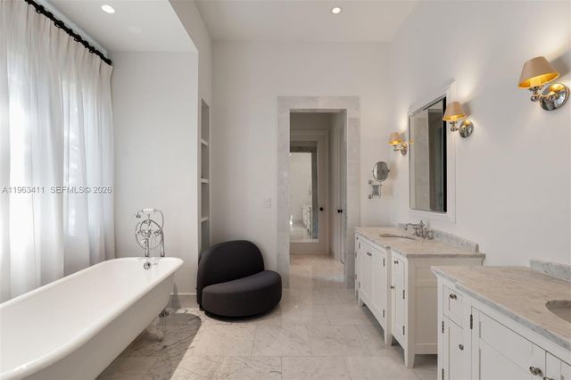 465 HAMPTON LN, Key Biscayne, FL 33149