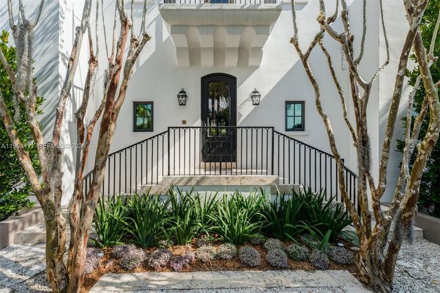 465 HAMPTON LN, Key Biscayne, FL 33149