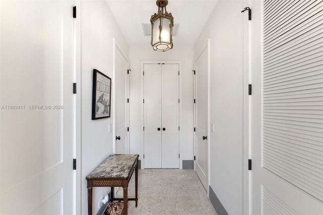 465 HAMPTON LN, Key Biscayne, FL 33149