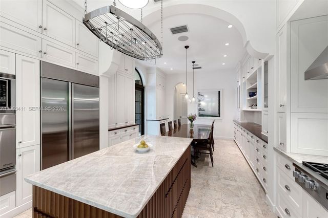 465 HAMPTON LN, Key Biscayne, FL 33149