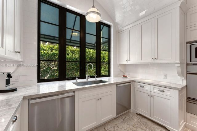 465 HAMPTON LN, Key Biscayne, FL 33149