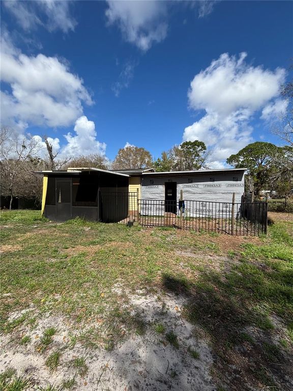 Image 13 of property listing at 1403 SAINT NICHOLAS AVENUE, Christmas, FL 32709