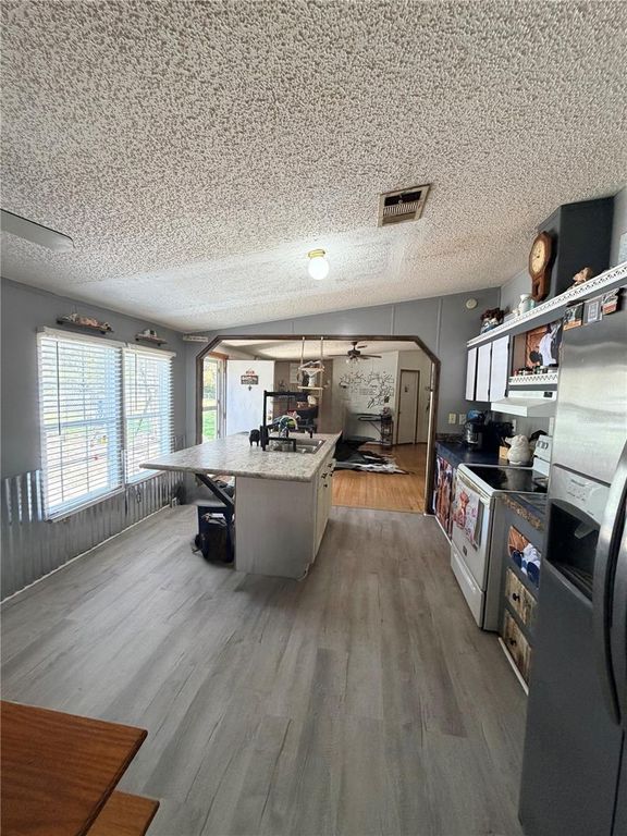 Image 6 of property listing at 1403 SAINT NICHOLAS AVENUE, Christmas, FL 32709