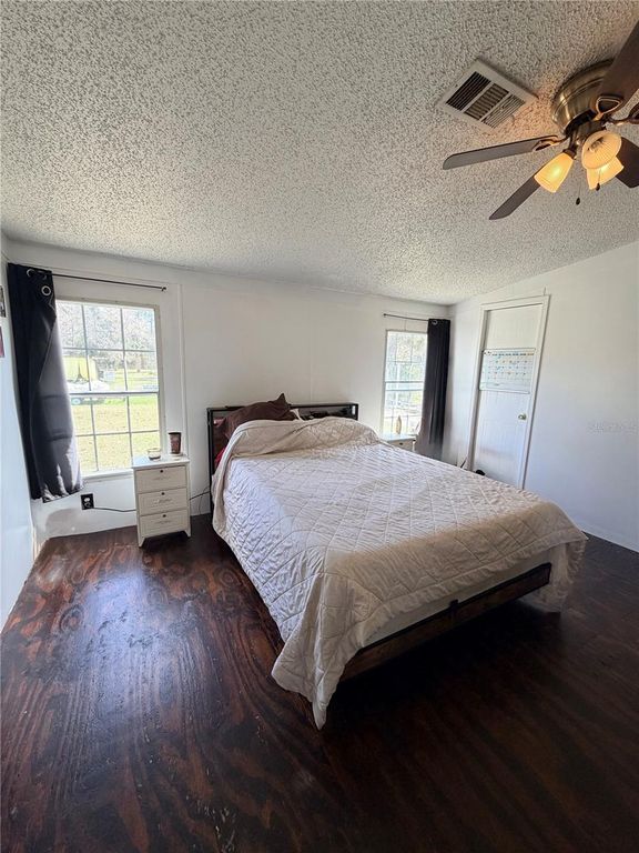 Image 7 of property listing at 1403 SAINT NICHOLAS AVENUE, Christmas, FL 32709