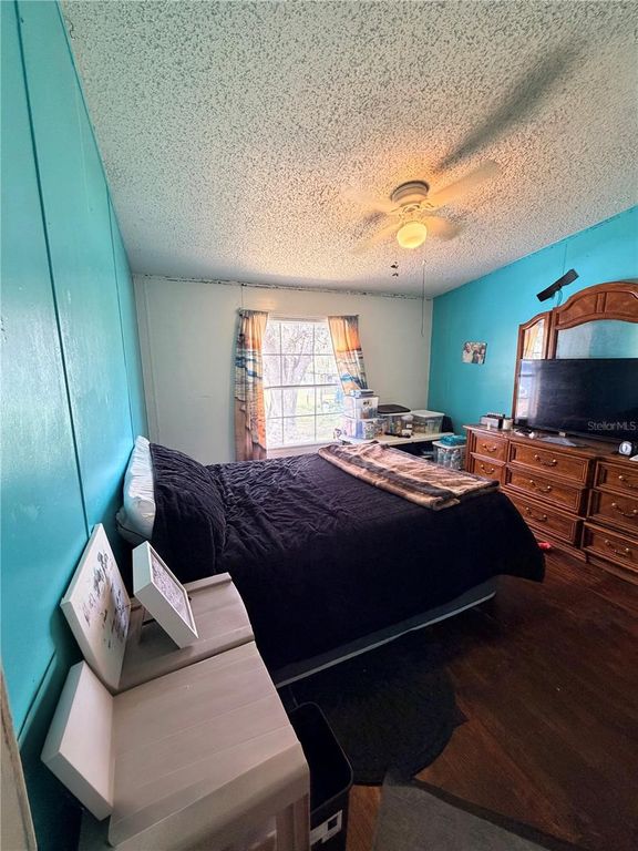 Image 10 of property listing at 1403 SAINT NICHOLAS AVENUE, Christmas, FL 32709