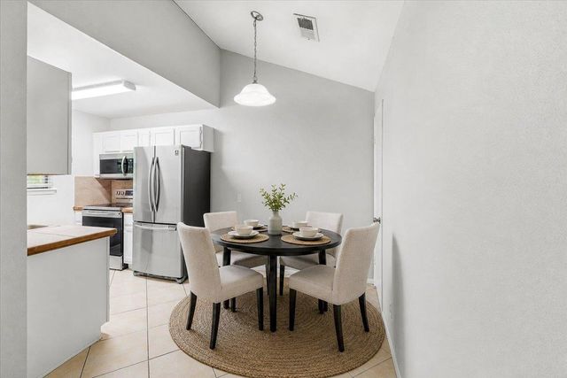4307 S 1st ST 206, Austin, TX 78745