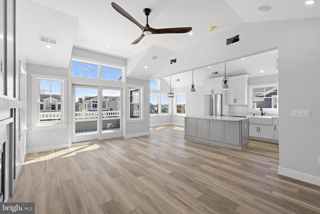 7 E 19TH ST, Long Beach Township, NJ 08008