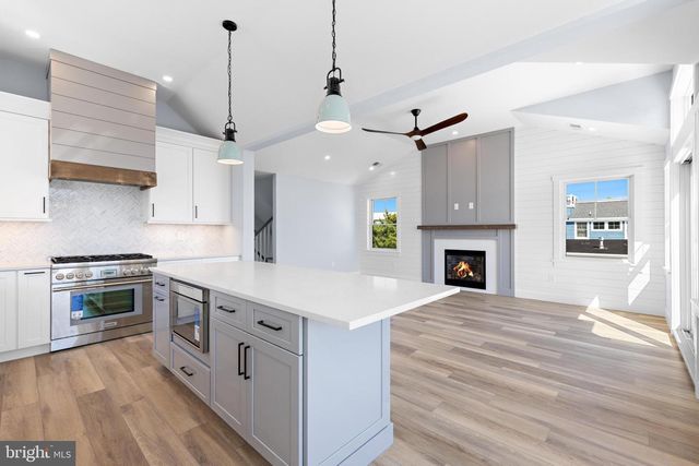 7 E 19TH ST, Long Beach Township, NJ 08008