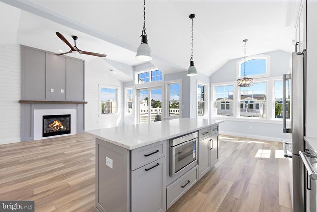 7 E 19TH ST, Long Beach Township, NJ 08008