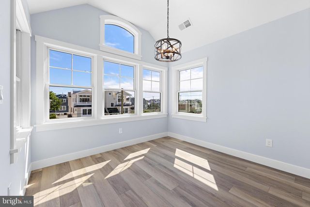 7 E 19TH ST, Long Beach Township, NJ 08008