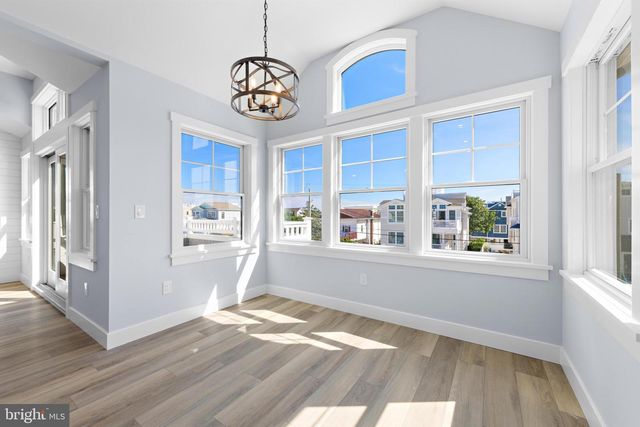 7 E 19TH ST, Long Beach Township, NJ 08008