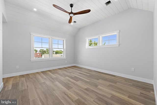 7 E 19TH ST, Long Beach Township, NJ 08008
