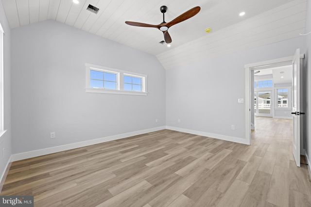 7 E 19TH ST, Long Beach Township, NJ 08008