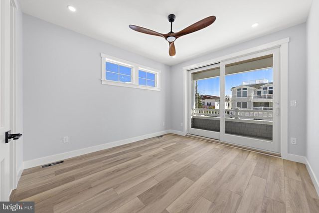 7 E 19TH ST, Long Beach Township, NJ 08008