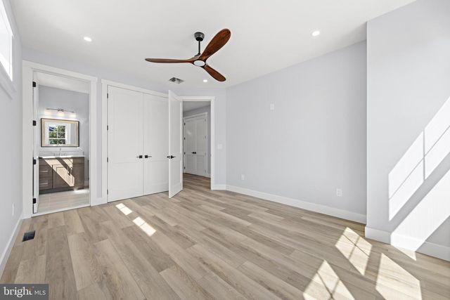7 E 19TH ST, Long Beach Township, NJ 08008