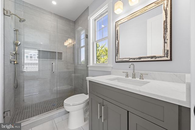 7 E 19TH ST, Long Beach Township, NJ 08008