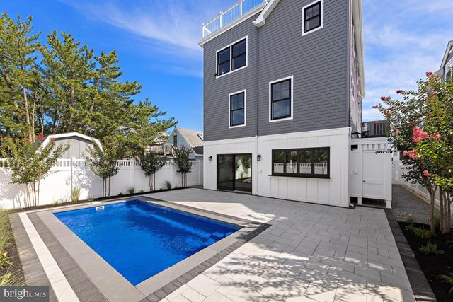 7 E 19TH ST, Long Beach Township, NJ 08008