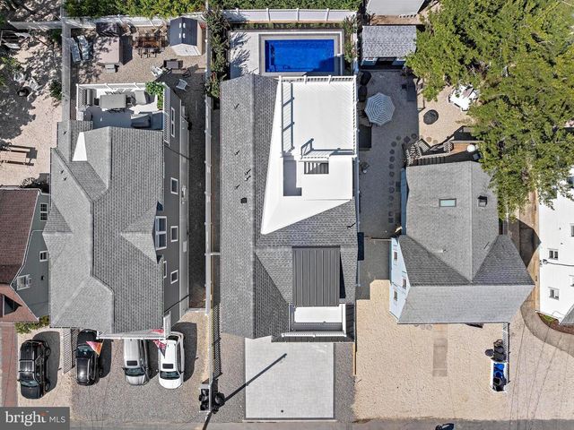7 E 19TH ST, Long Beach Township, NJ 08008
