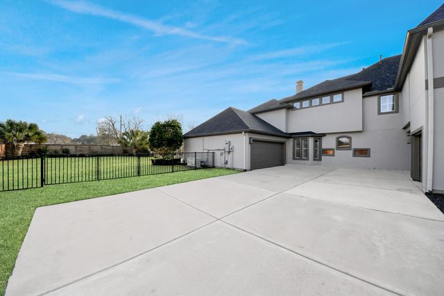 2211 Braer Ridge Drive, Katy, TX 77494