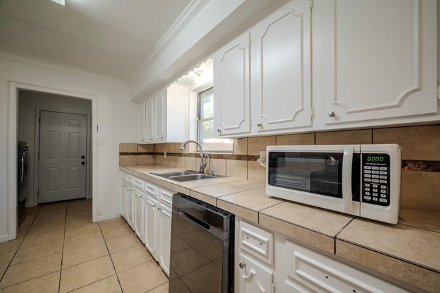 1102 Crosby Dayton Road, Crosby, TX 77532