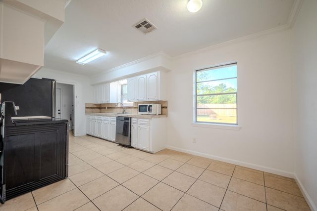 1102 Crosby Dayton Road, Crosby, TX 77532