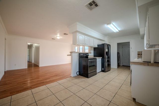 1102 Crosby Dayton Road, Crosby, TX 77532