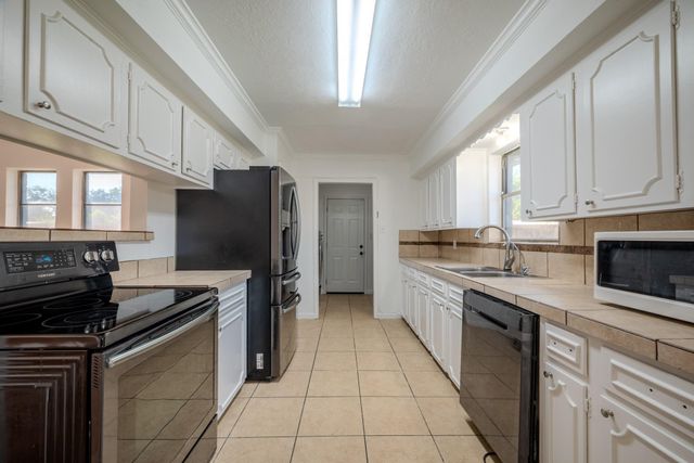 1102 Crosby Dayton Road, Crosby, TX 77532