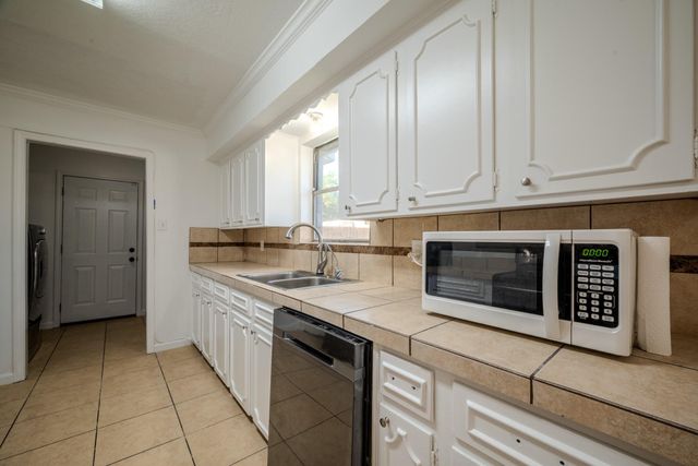 1102 Crosby Dayton Road, Crosby, TX 77532