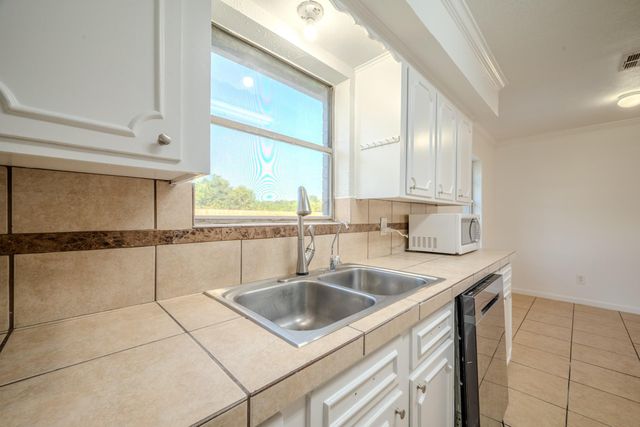 1102 Crosby Dayton Road, Crosby, TX 77532