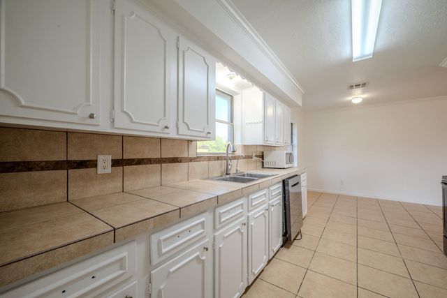 1102 Crosby Dayton Road, Crosby, TX 77532
