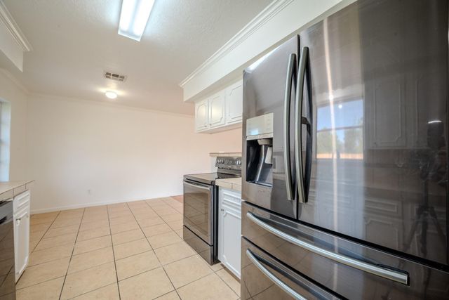 1102 Crosby Dayton Road, Crosby, TX 77532