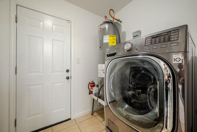 1102 Crosby Dayton Road, Crosby, TX 77532