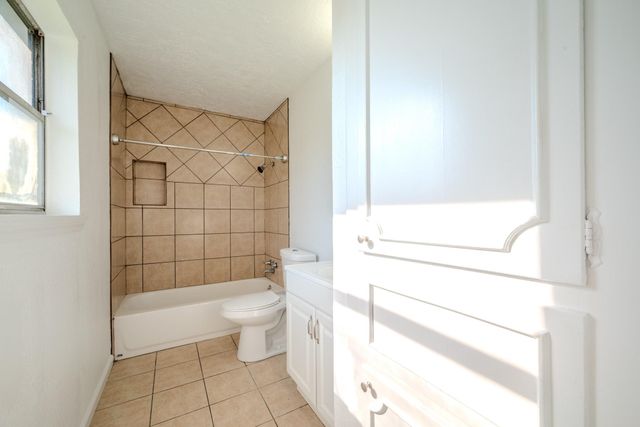 1102 Crosby Dayton Road, Crosby, TX 77532