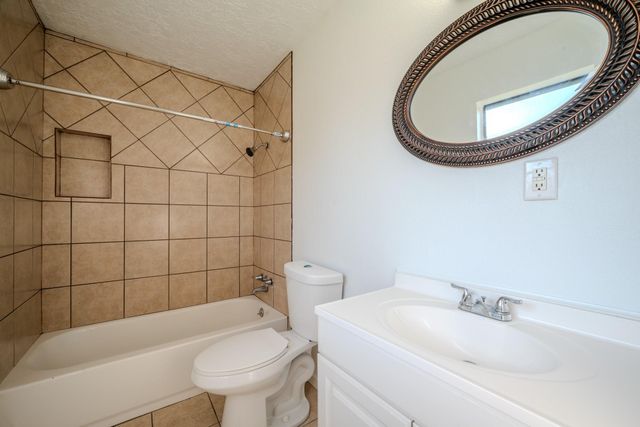 1102 Crosby Dayton Road, Crosby, TX 77532