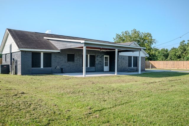 1102 Crosby Dayton Road, Crosby, TX 77532