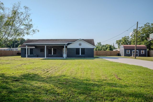 1102 Crosby Dayton Road, Crosby, TX 77532