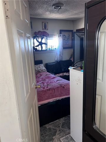 629 w GAGE Avenue, Los Angeles, CA 90044