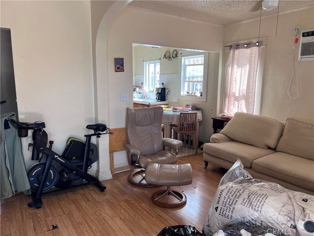 629 w GAGE Avenue, Los Angeles, CA 90044