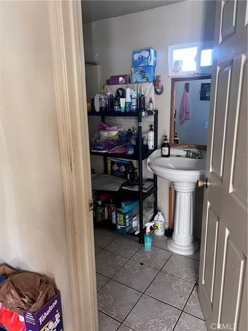 629 w GAGE Avenue, Los Angeles, CA 90044