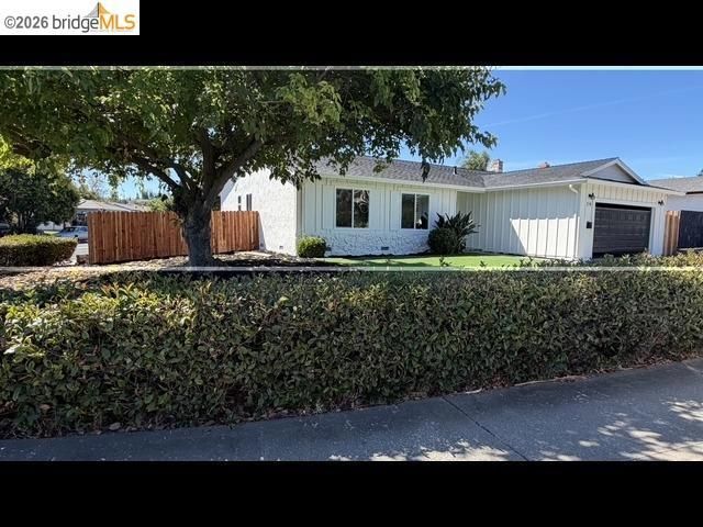 304 Huntington Dr, Antioch, CA 94509